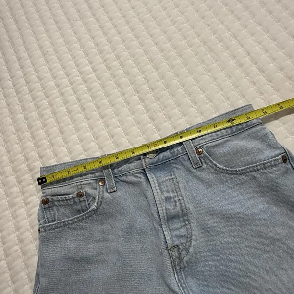 Levi’s Wedge Short Blue Denim High Rise Shorts 26 Waist Raw Hem Distressed - Image 3