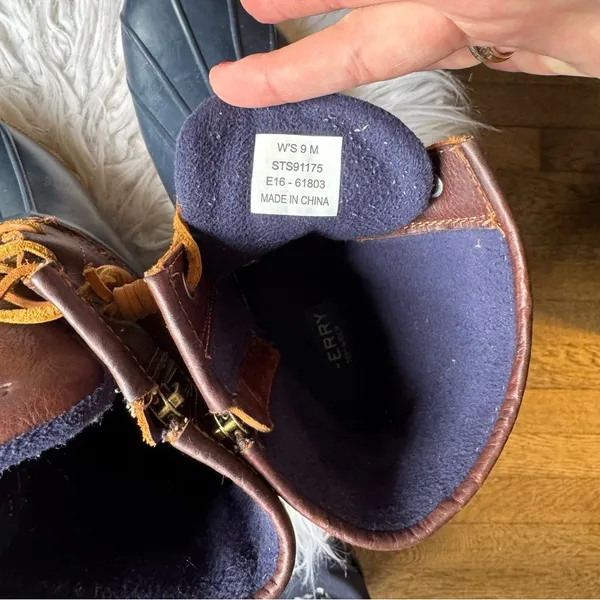 Sperry Navy and Dark Brown Saltwater Duck Boot - Image 5