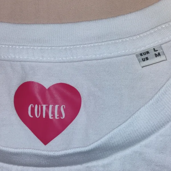 Cutes tee shirt. (#628) Size M - Image 3