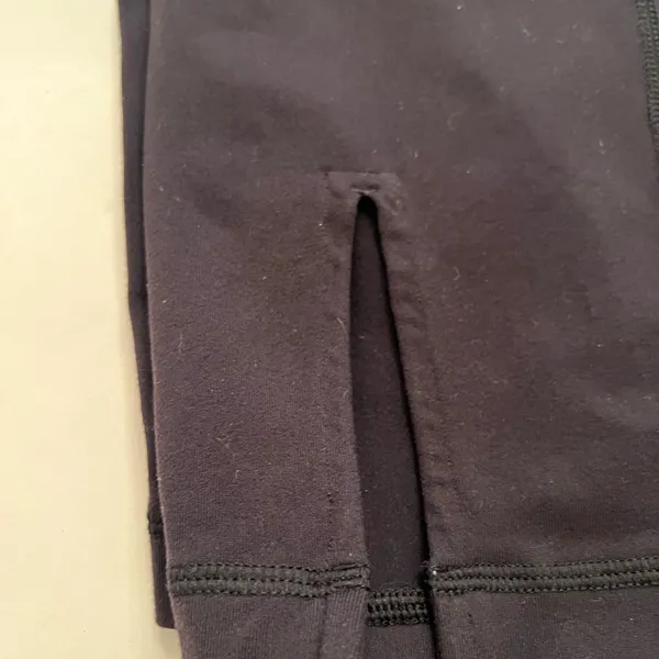 Lululemon  capei slit bottom size 6 - Image 11
