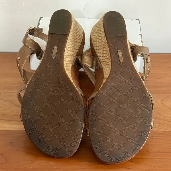 Vionic Catarina Bronze Metallic Studded Wedge Sandals Womens 9 TVW4079 - Image 6