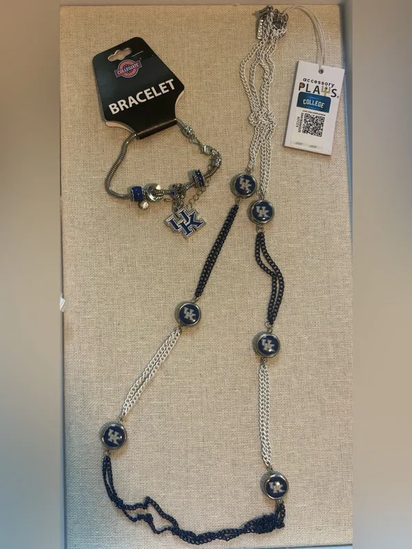 NWT Kentucky Wildcats UK Blue & White Logo Necklace & Bracelet Jewelry Set - Image 4