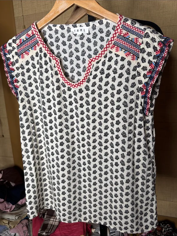 THML Embroidered Boho Print V-Neck Top White Black Red Blue Size Small - Image 2