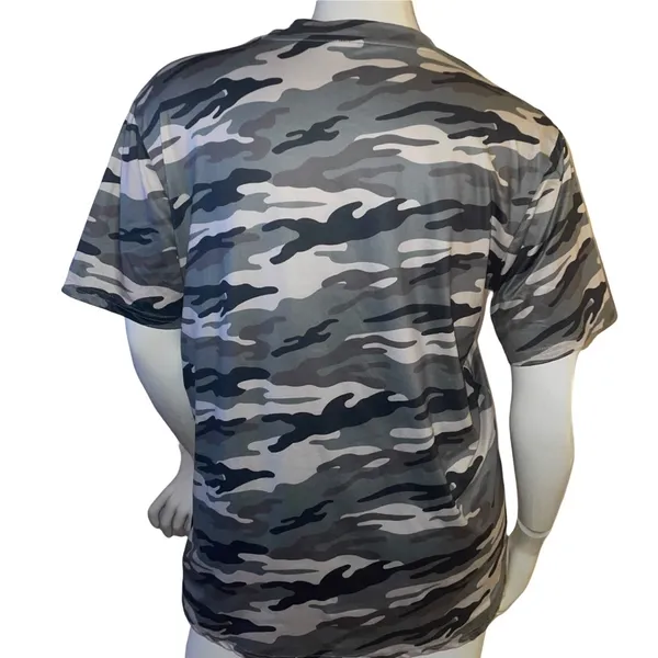 Camouflage tee with American flag breast pocket Size XL - Image 4