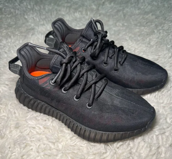 Yeezy Boost 350 - Image 2