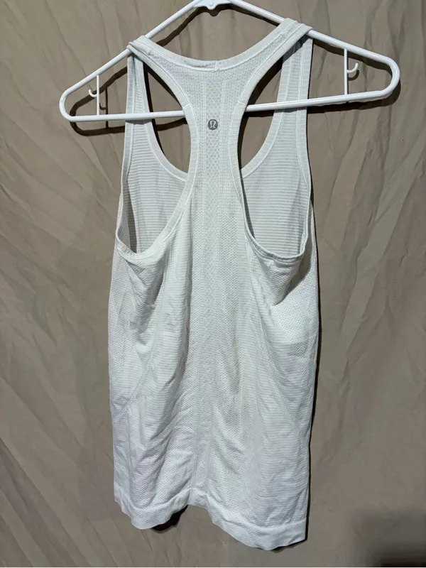 Lululemon tank top - Image 2