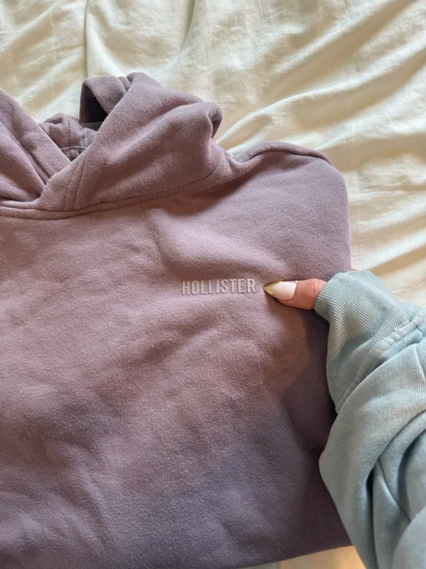 Hollister - Image 2