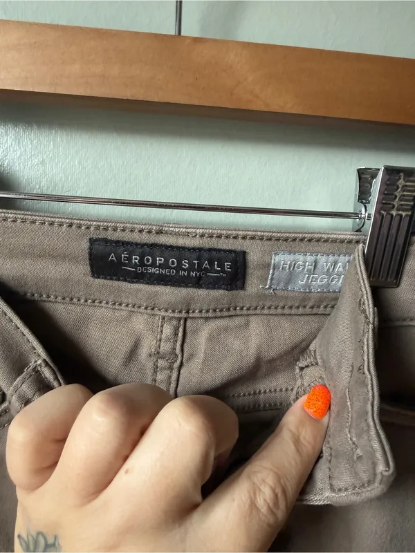 Aeropostale High-Waisted Jegging Skinny Jeans Taupe Brown - Image 3