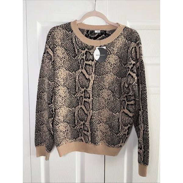 Day & Night Snakeskin Crewneck Sweater Womens Size L Tan Black Animal Print - Image 2