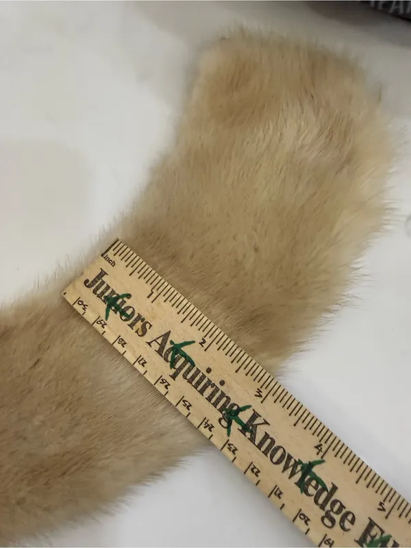 VINTAGE‎ Cream MINK FUR COLLAR ~ SATIN LINED - Image 4