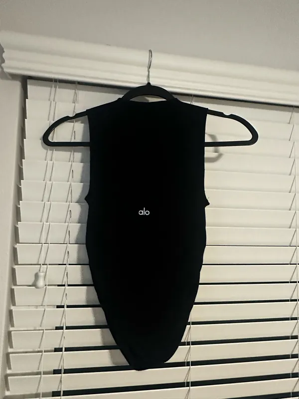 Alo Yoga Tank Ribbed - Image 2