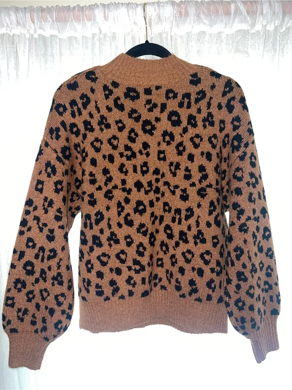 NWT Old Navy Cozy Leopard print women’s mock neck sweater size large - Image 4
