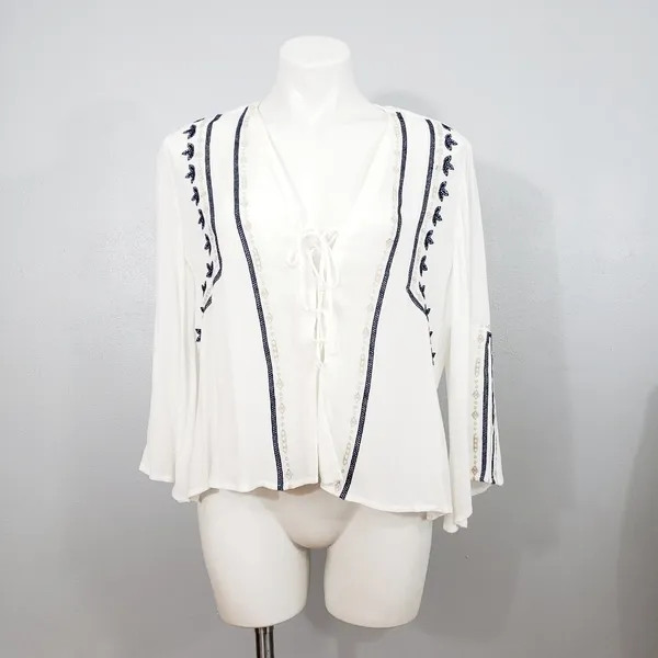 Lush Clothing Boho Peasant Blouse White Blue Embroidered Lace Up Bell Sleeve Top Womens L - Image 7