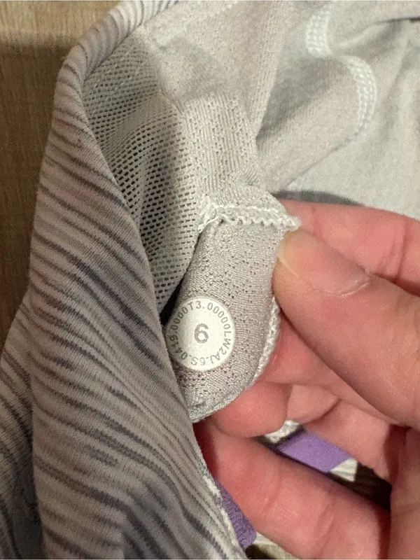 Lululemon Free To Be Serene Sports Bra grey purple‎ size 6 - Image 5