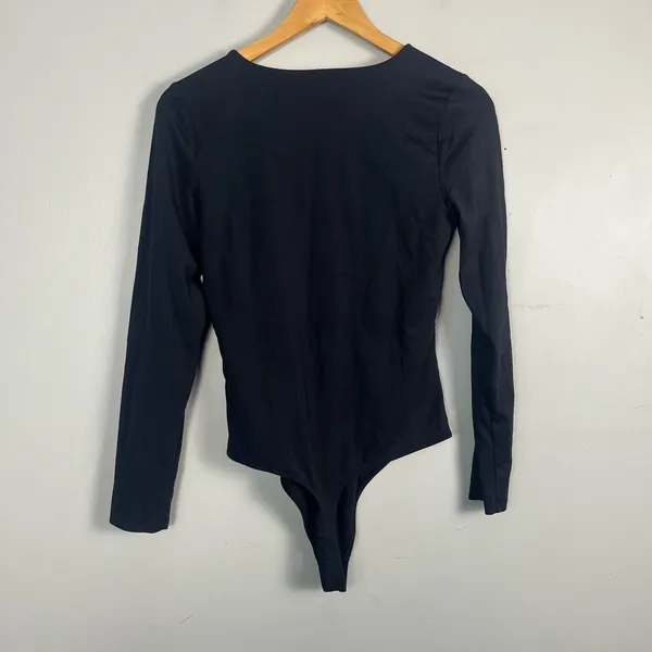 Aritzia Babaton Contour Crew Longsleeve Bodysuit black size large - Image 7