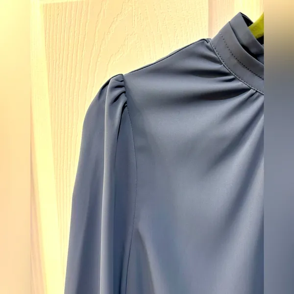Allegra K size small open neck blouse nwt - Image 4