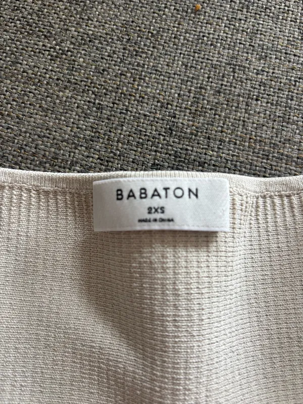 Babaton Aritzia Top Sculpt Crop - Image 2