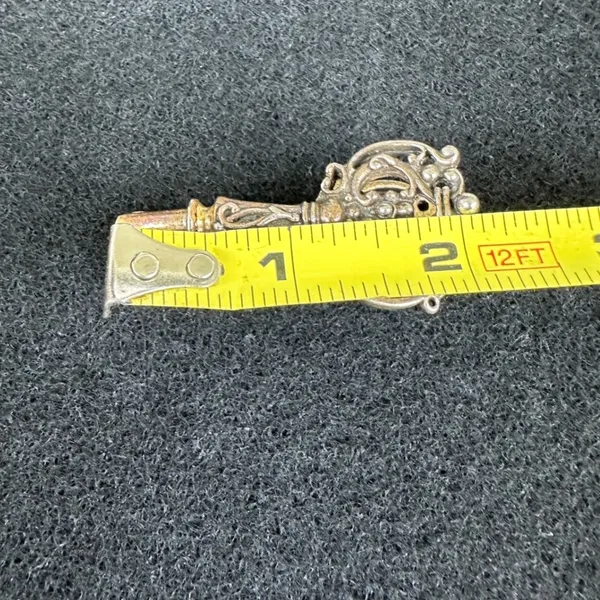 Vintage‎ L.I.W. Co 1950 key tie clip, brooch, EUC - Image 5