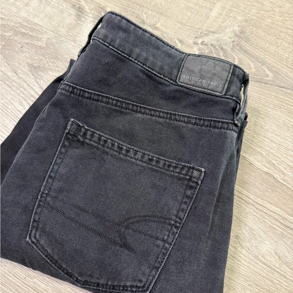 •AMERICAN EAGLE• DISTRESSED MOM JEANS - Image 3