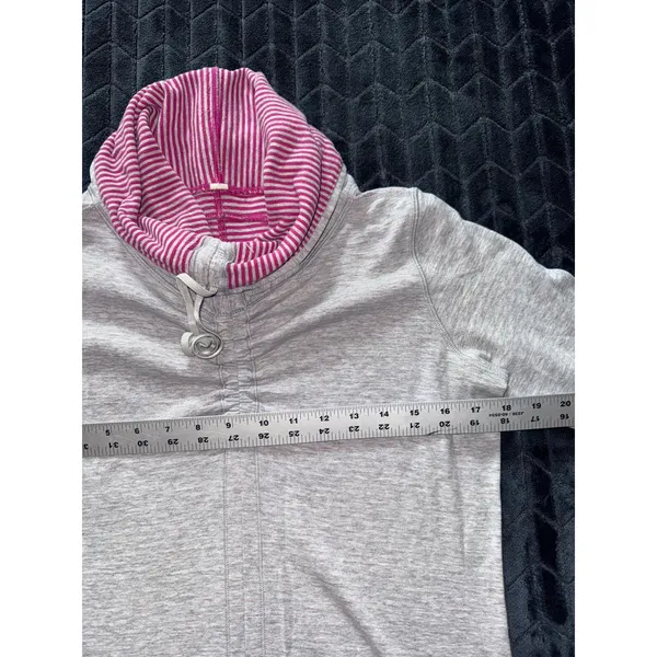 Lululemon In A Cinch Heathered Gray‎ Hoodie Thumbhole Pullover Women's Size 8 - Image 9