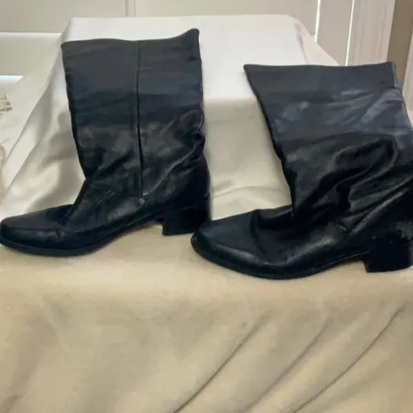 Boots - Image 2