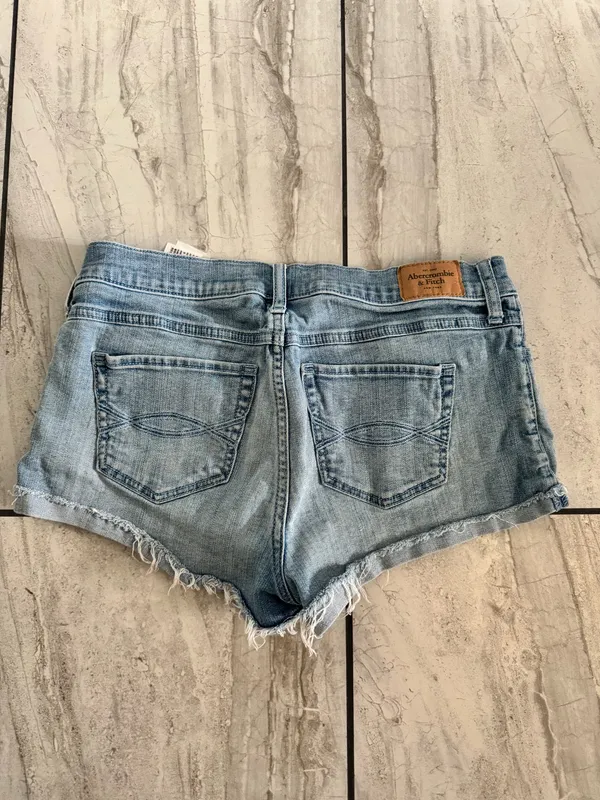 Abercrombie & Fitch Low Rise Shorts - Image 3