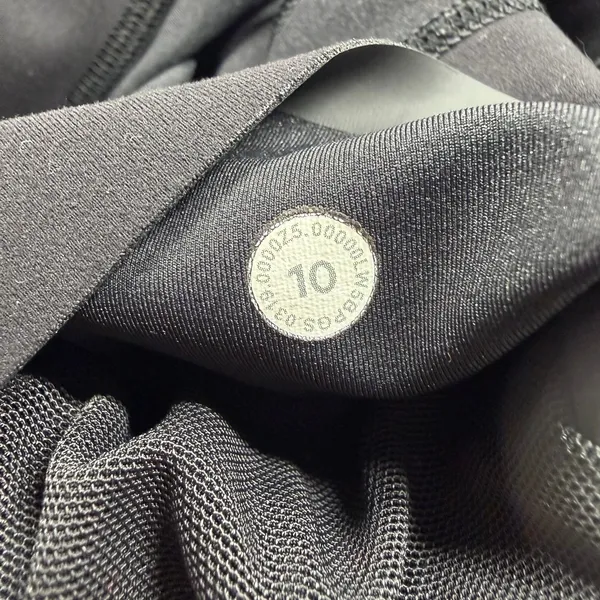 Lululemon In Movement 7/8 Tight Women’s Size 10 Black High Rise Yoga Leggings - Image 4