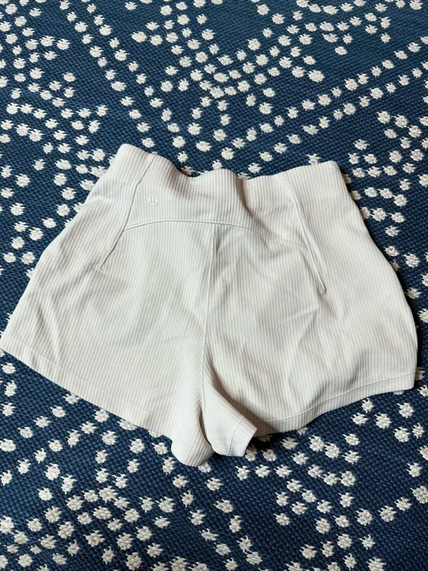 Lululemon Ribbed Softstreme High-Rise Shorts 2" - Image 3