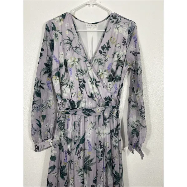 Ivy City Co Sweet Caroline Floral Maxi Dress Size M Lavender Wrap Smocked Sleeve - Image 3