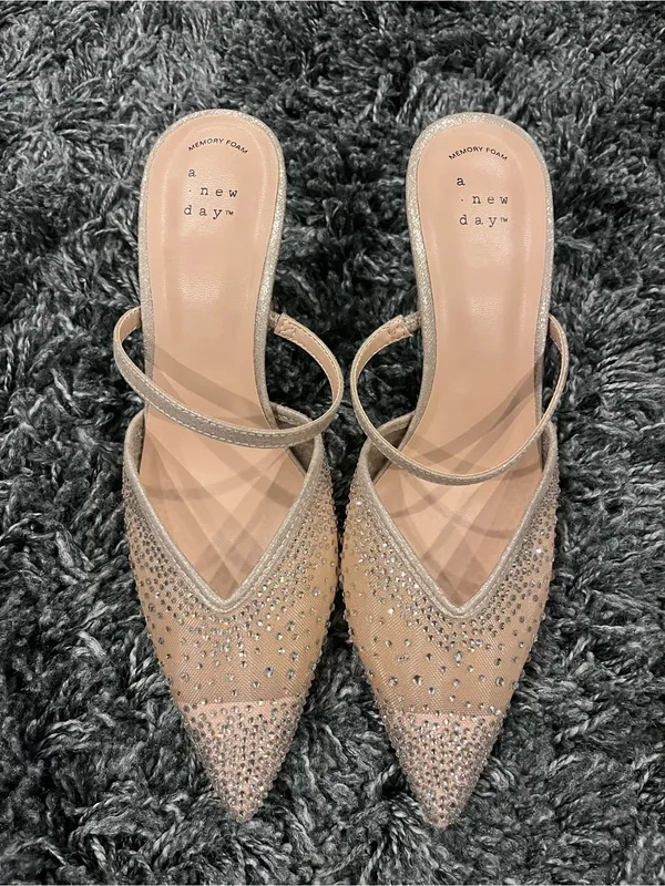 🌸Women’S Sonia Gold And Rhinestone Heels Size 9🌸 - Image 4