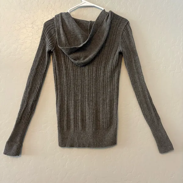 Hollister Y2K dark gray long sleeve hooded cable knit deep v-neck sweater small - Image 10
