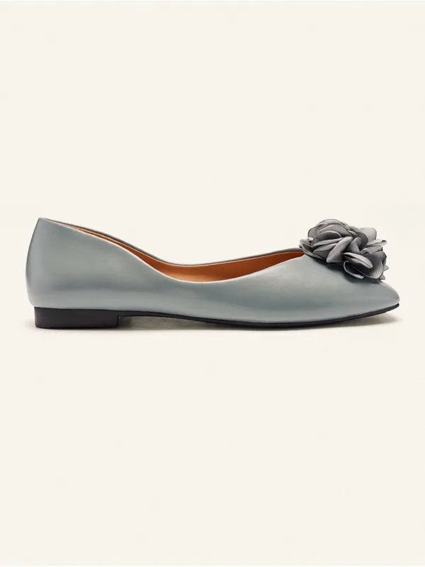 C. Paravano Flower Ballerina Flats (Eva) in size 6 - Image 3