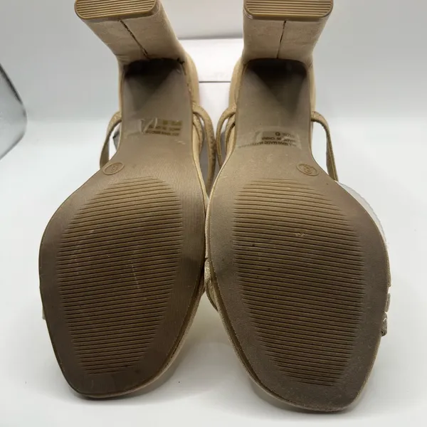 Wild Diva Lounge Women Tan Fashion Strappy Block Heel Snadles Size 6 ~ EUC - Image 7