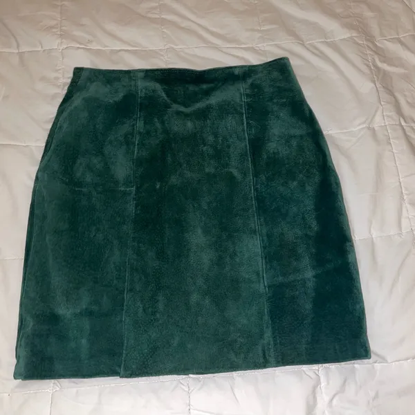 Vintage Elegant Green Suede Skirt by Lear’s Size 12 - Image 2