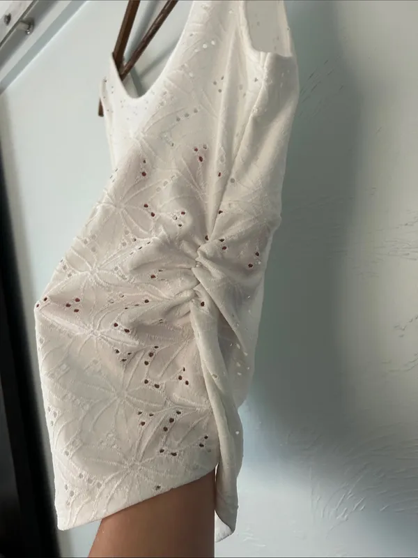 Stretchy Cream Eyelet Tie-Front Tank Top - Image 3