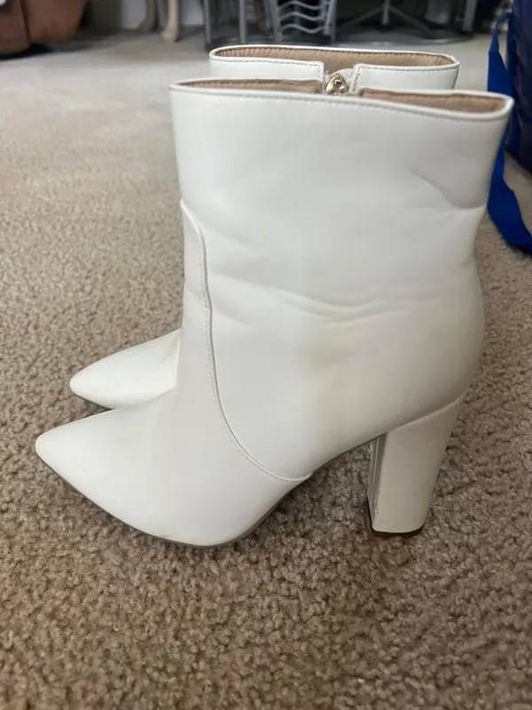 White Boots Size 7.5 - Image 2