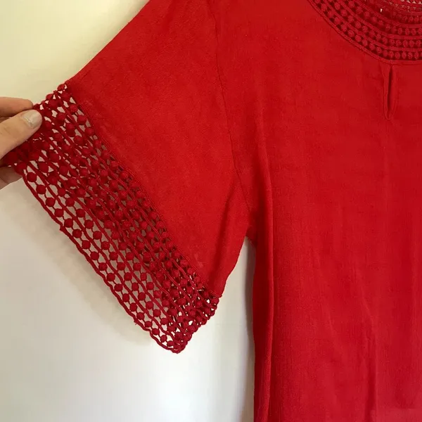 Red short sleeved summer t-shirt lightweight women's size medium embroidered - Image 4
