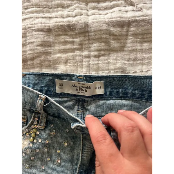 Abercrombie and fitch distressed embellished denim shorts, festival - Image 2