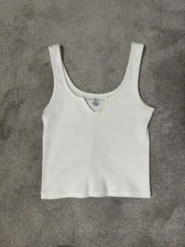 Brandy Melville Top White Crop - Image 2