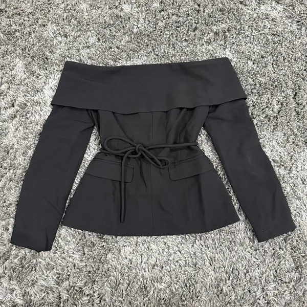 ASOS DESIGN Tailored Off-The-Shoulder Top in Black, Size 4​​ - Image 3