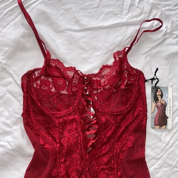 NWT Lace Chemise Red Size M - Image 4