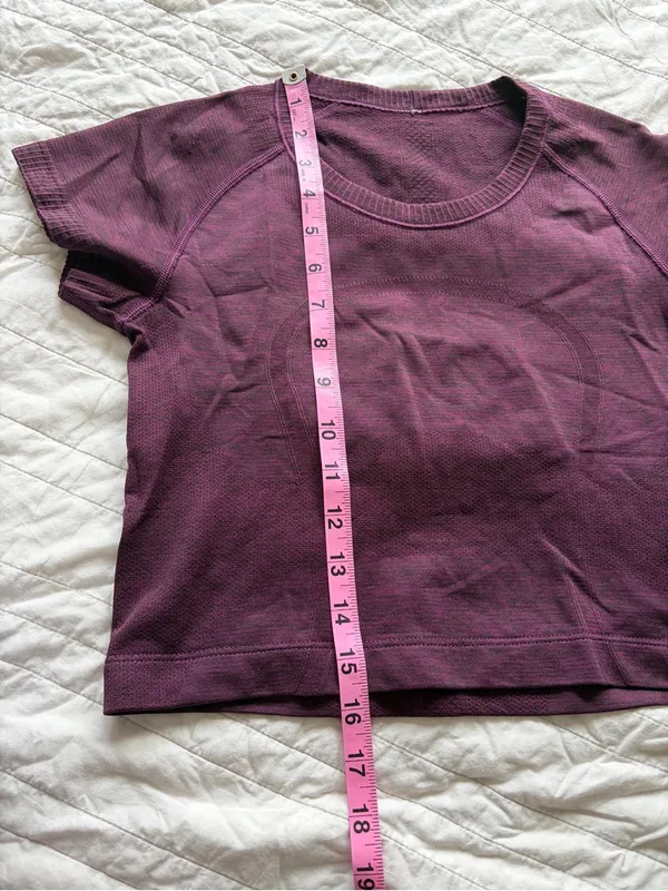 Lululemon Swiftly Tech Cropped Short-Sleeve Shirt 2.0 Deep Fuchsia/Black - Image 4