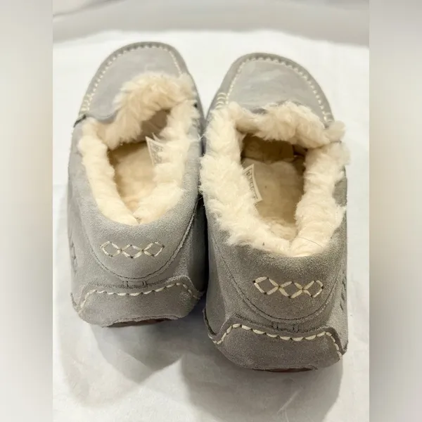 UGG Ansley Grey Suede Shearling Slippers Women’s Size 6 Genuine Sheepskin Lined - Image 9