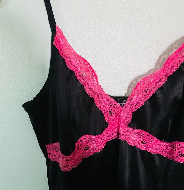 Styles pink & black silky lace cami top - Image 3