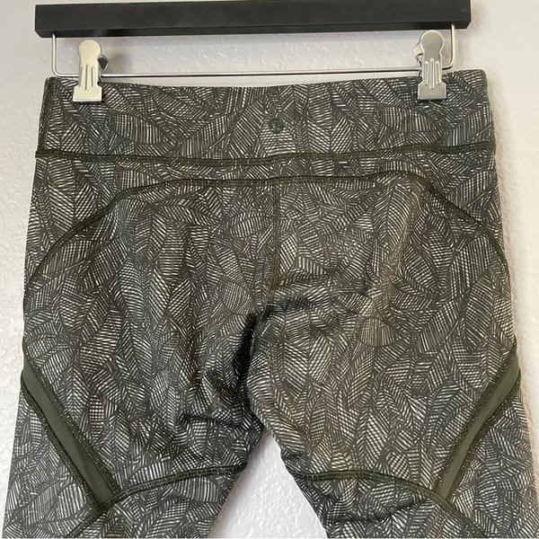 LULULEMON Cool To Street Crop Olive Green Palm - Image 7