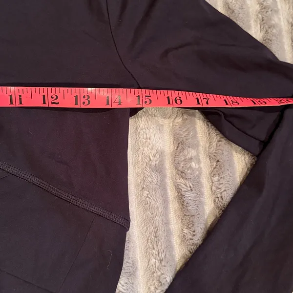 Gymshark Training V-Neck‎ Crossover Long Sleeve Crop Top Black - Size Small - Image 4