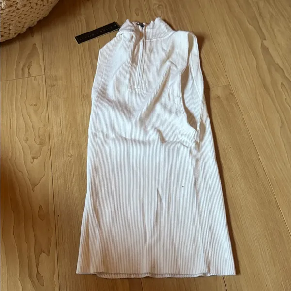 Alice + Olivia White Sleeveless Tank Top - Image 3