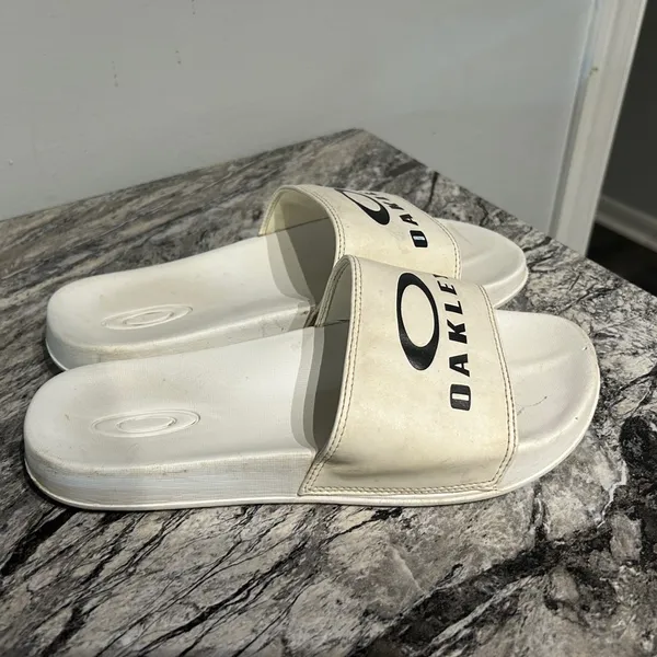 Oakley Cream Slide Sandals - Image 5