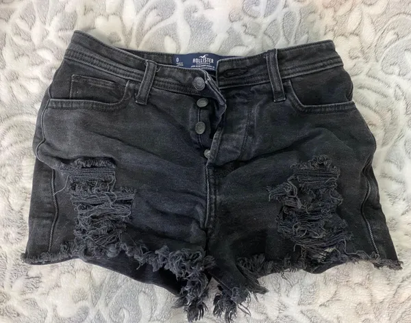 Hollister High-rise Mom Shorts - Image 3