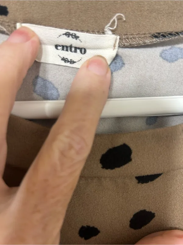 entro Tan Crewneck Sweater with Black Spot Print - Image 2
